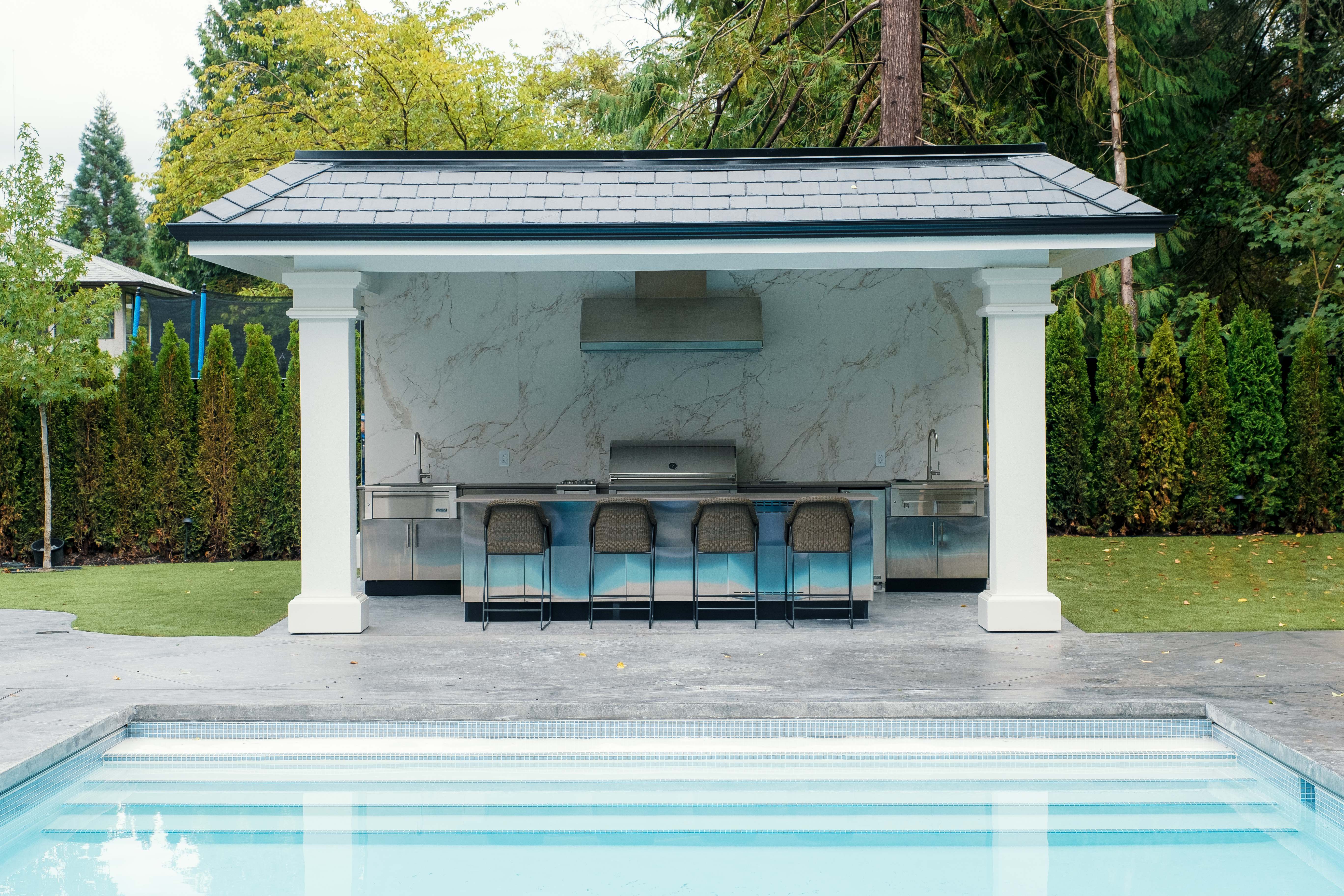 Architecture with integrated Outdoor Kitchens
